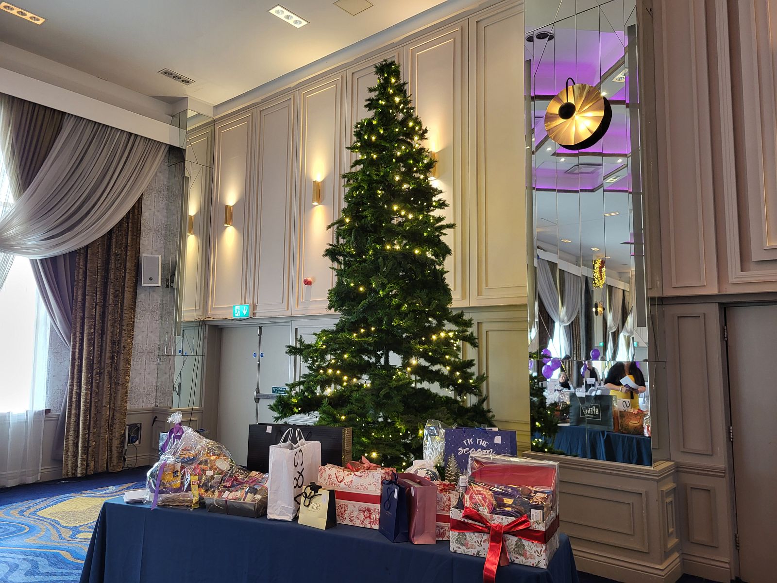 Bluebell Lunch Raffle Table